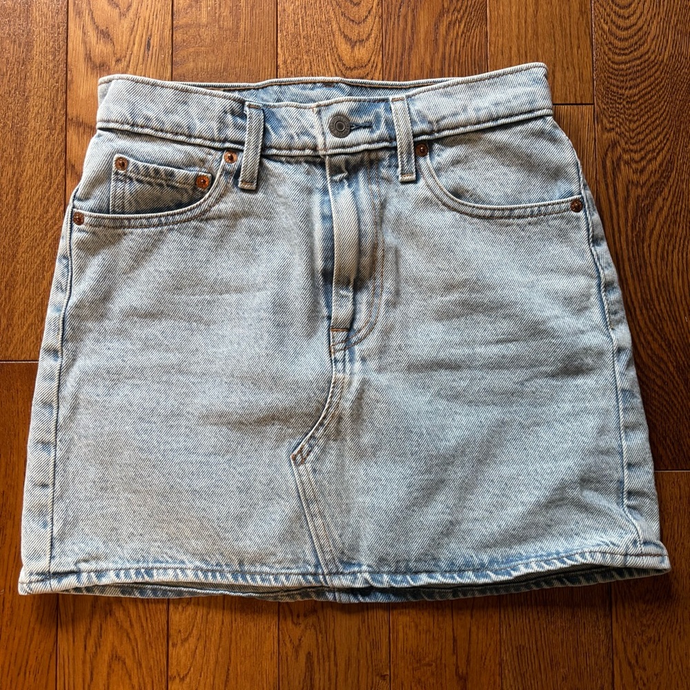 Levi’s denim skirt size 23
